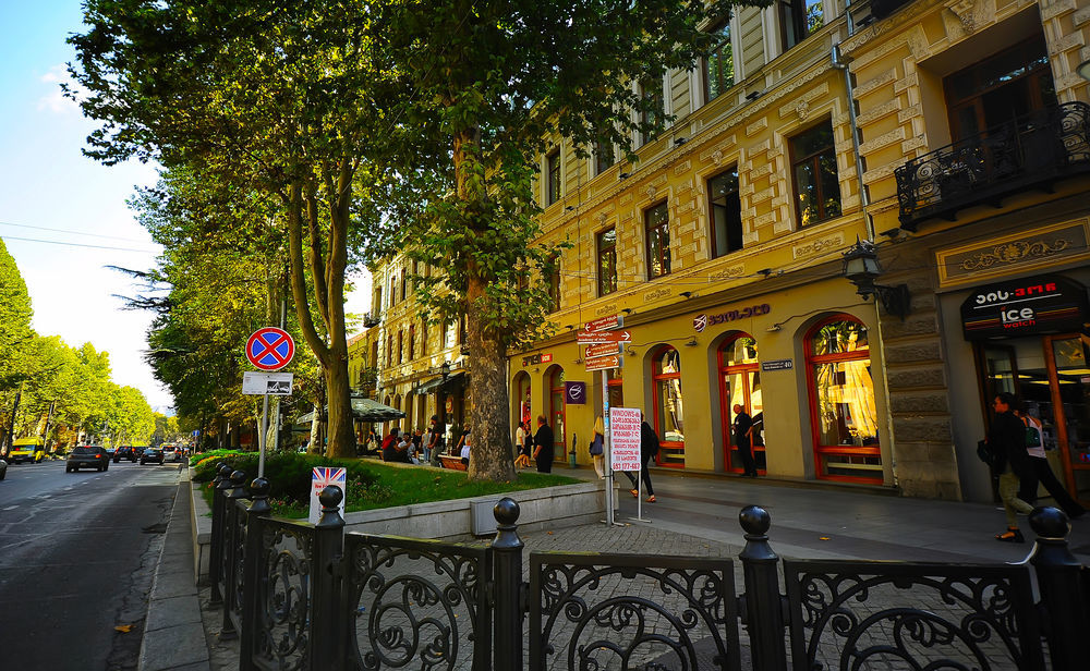 Evrika Apartments On Rustaveli Avenue تبليسي المظهر الخارجي الصورة
